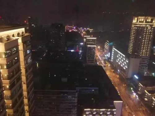 「兰州晨报」一个兰州初中生所经历的武汉封城——“现在不害怕了，该面对的总要面对”