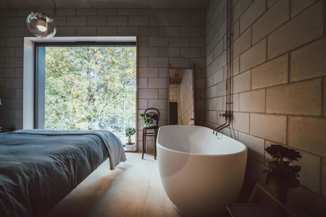 浴缸,就该放在卧室里