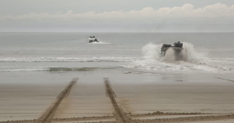 [环球时报]日本“水陆机动团”与美军联合演习，日媒：针对中国