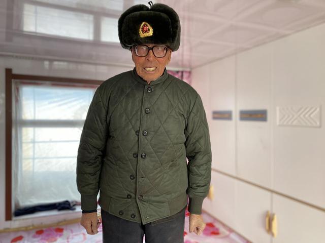 #中国小康网#面对一场没有硝烟的战争，90岁老兵：全民皆兵，中国必胜