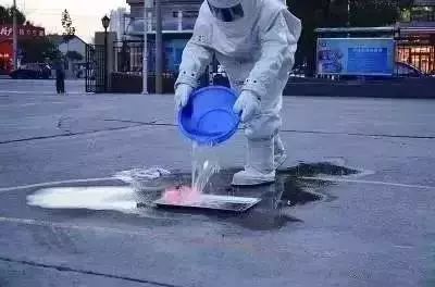 楚天都市报■男子全身擦酒精消毒，瞬间被火焰包围！