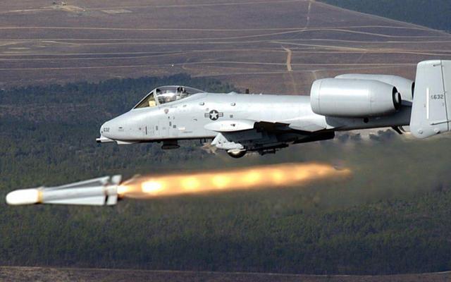 中国小康网@著名“澡盆”战机，地面防空火力拿它无可奈何，导弹也得绕着走！