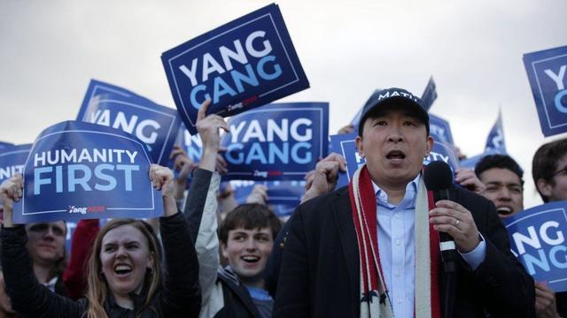 「环球时报」美华裔参选人杨安泽宣布退出总统选举：我数学好，数据显示赢不了