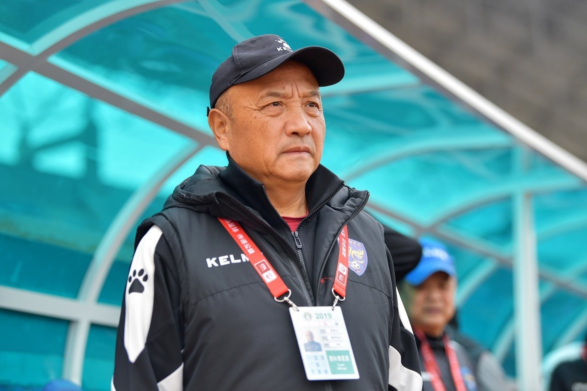 为球队打造了一套实力不俗的阵容,出道于上海申花的前国奥球队沈龙元