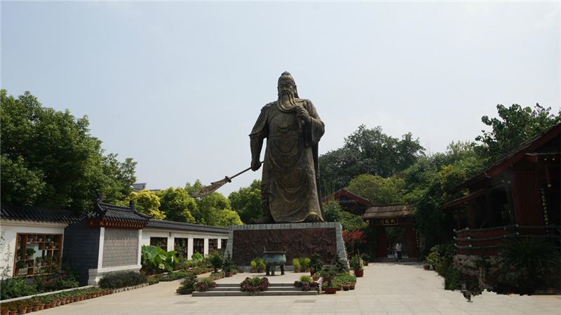 关公祠荆州关羽祠是明代初年为纪念关公在卸甲山修建.