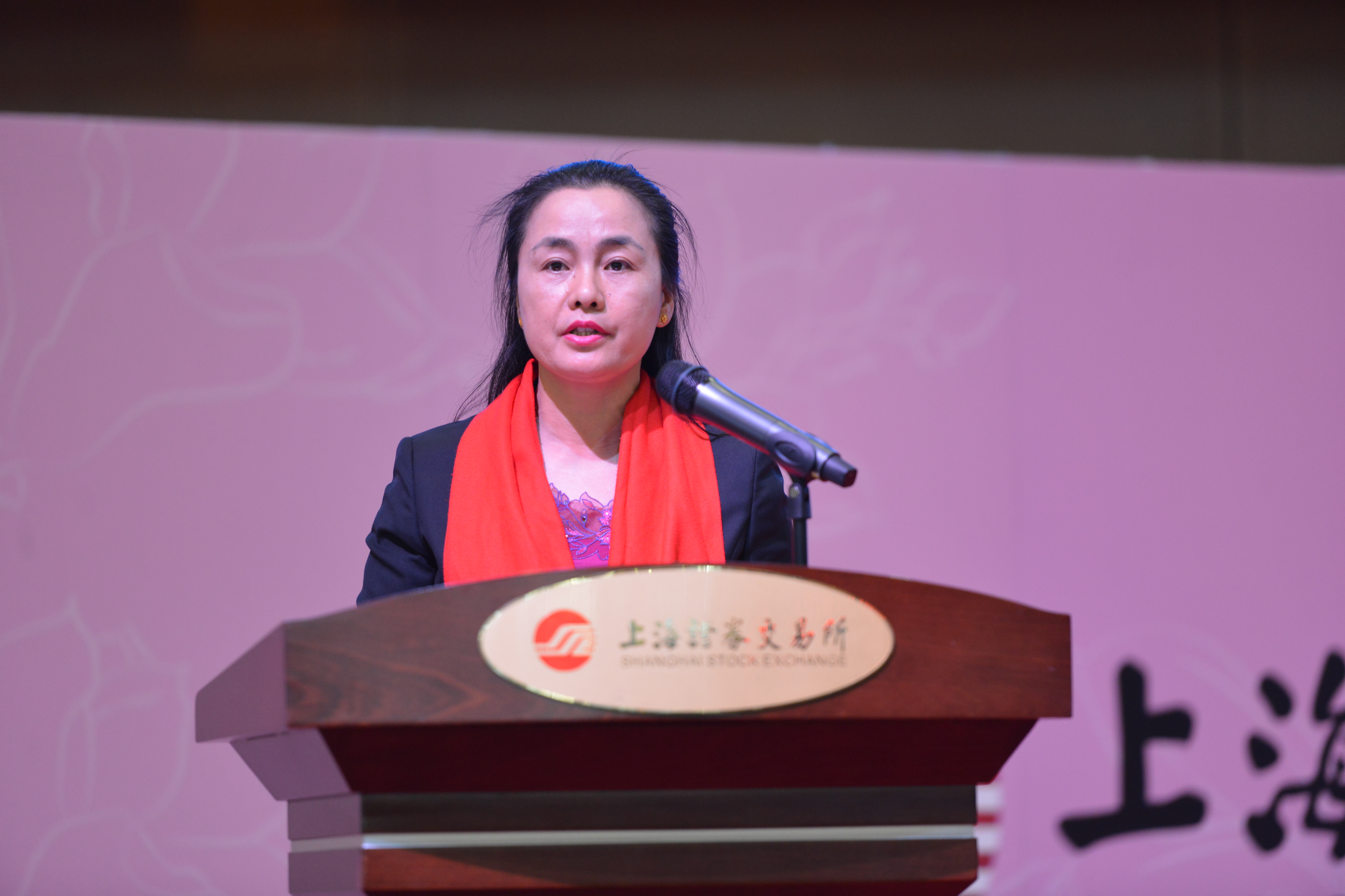 福布斯中国发布2020最杰出商界女性排行榜这是前10名的照片