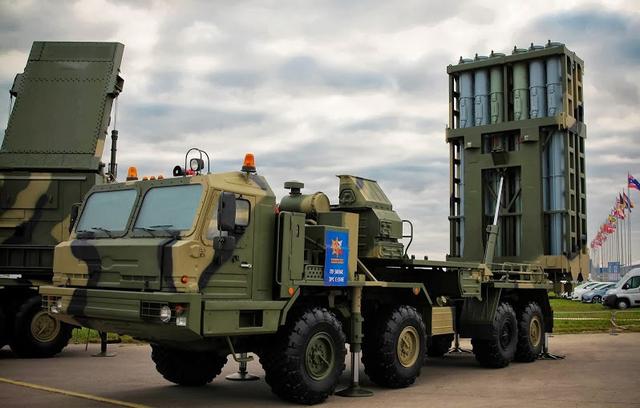 俄军接受新型防空导弹比s300威力更大比s400更灵活