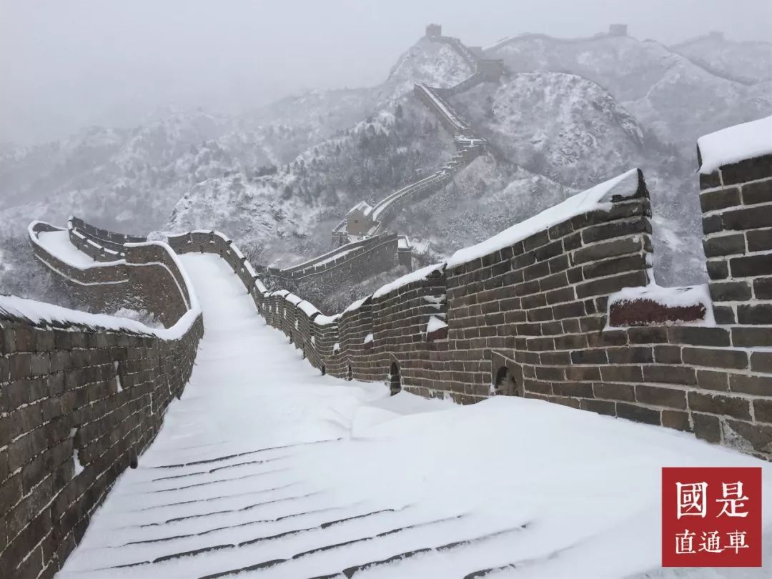 国是直通车：难不难！游走在防疫与防“停摆”的平衡木上