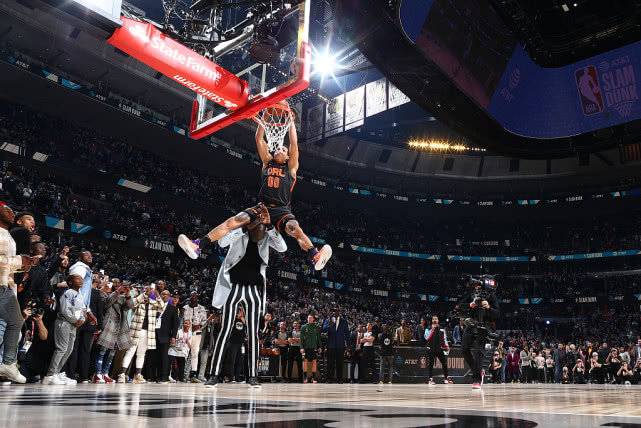 戈登再次无缘冠军联盟1个决定搞砸精彩对决戈登怒别扣篮大赛