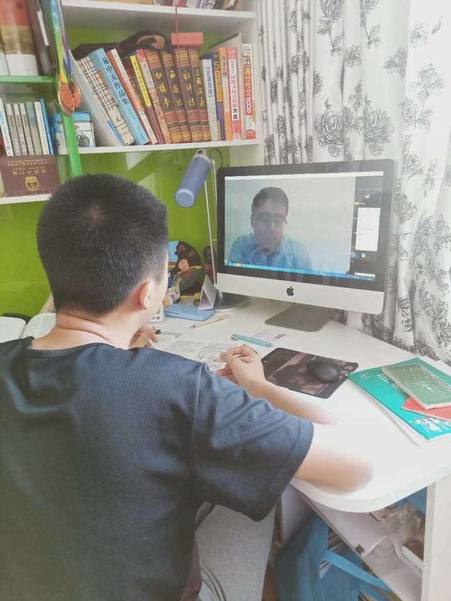 电脑手机齐上阵,满城淘打印机 看冰城毕业班应对网课36计