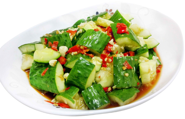 拍黄瓜可是下酒菜首选,自己在家也能做,十分钟就能做好!