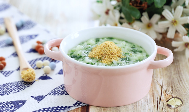 菠菜肉松粥,比白粥营养高,比荤粥易消化!宝宝一勺一勺吃的香