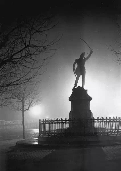 夜间摄影鼻祖布拉塞巴黎的夜游者