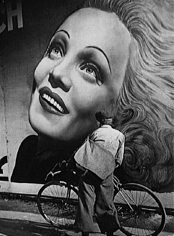 夜间摄影鼻祖布拉塞巴黎的夜游者