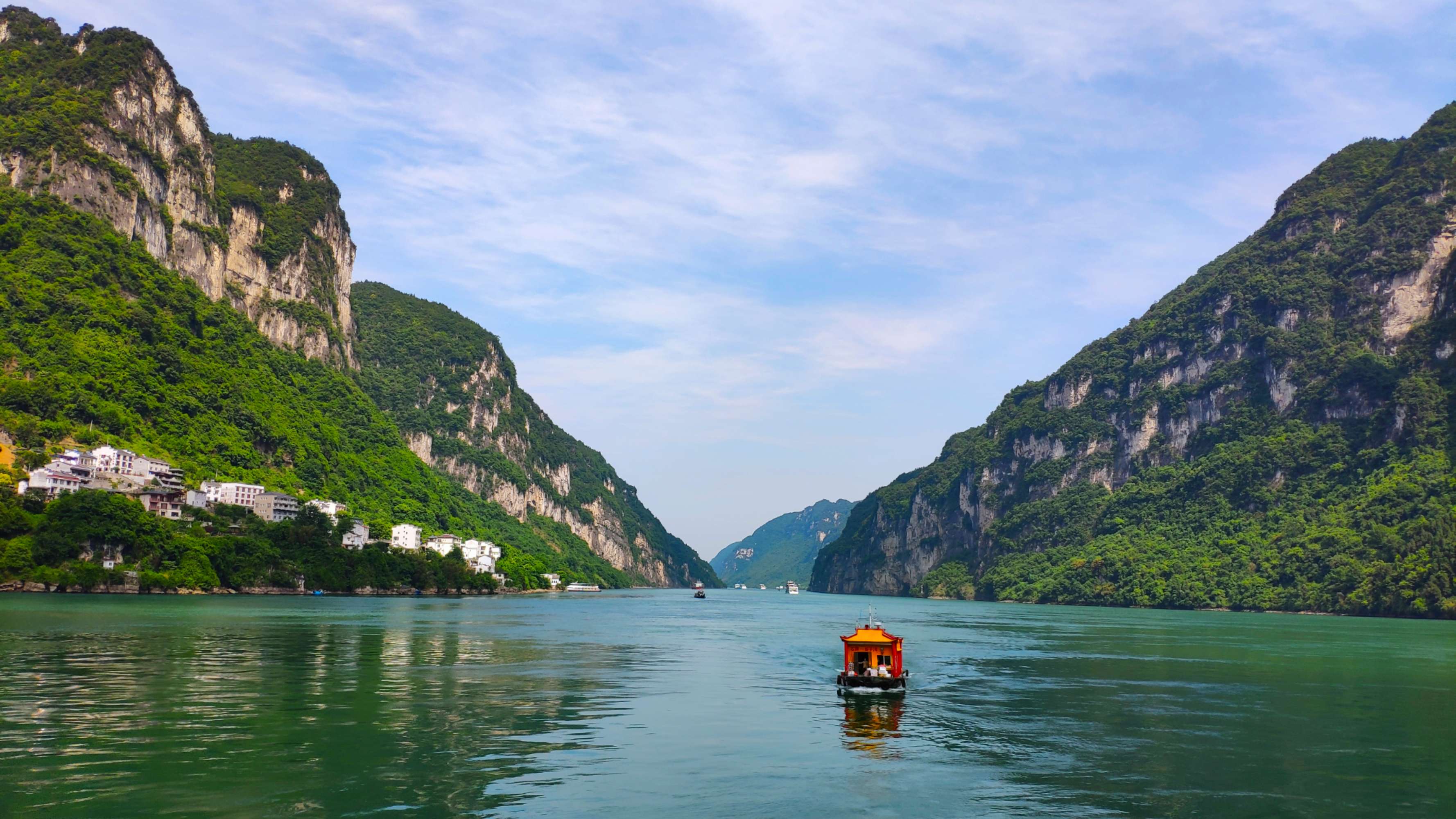 一肩挑两坝的三峡人家风景秀丽为巴人躲避战争的望江山寨