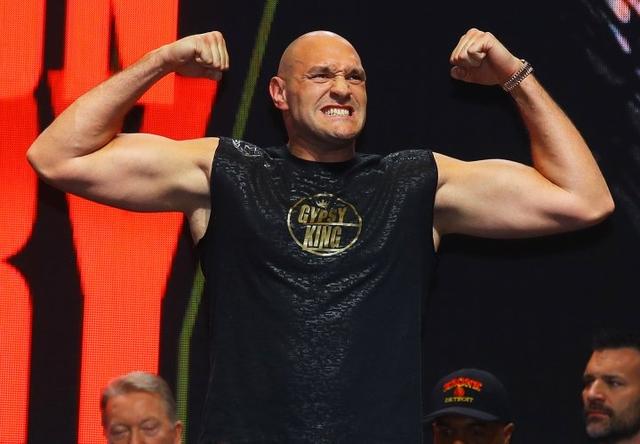 称重现场被警方当众逮捕,这位世界拳王脸丢大了!