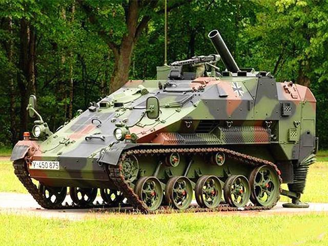 【中国小康网】世界现役最小的坦克，一架直升机就能装下两辆，小巧玲珑