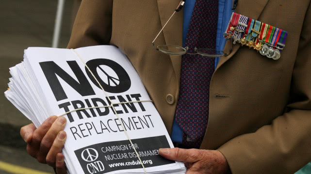 「环球时报」英国秘密签订核武采购协议，英网民愤怒：美国的“哈巴狗”？