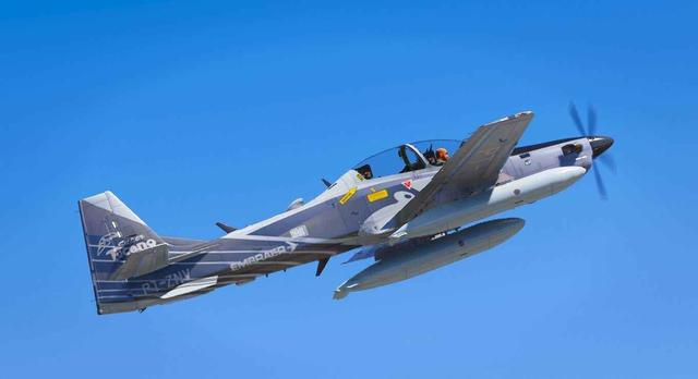 堪称螺旋桨战机的巅峰a29超级巨嘴鸟发动机强悍