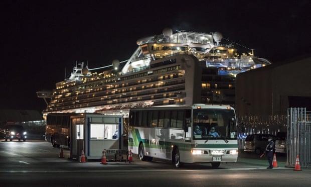 环球时报：“钻石公主”号邮轮乌克兰乘客拒绝回国，前期撤侨曾遭暴力堵截