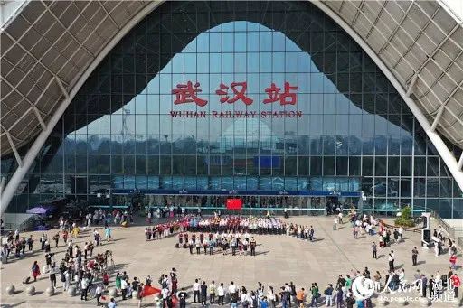「环球时报」如果某中等国家出现“第二个武汉”，且只能靠自己抗疫，想想都恐怖