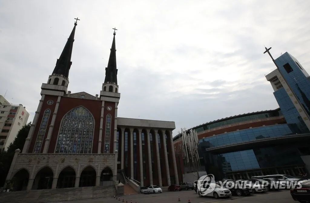 「环球时报」韩国破千！又一教会牧师确诊，曾出席2000人礼拜