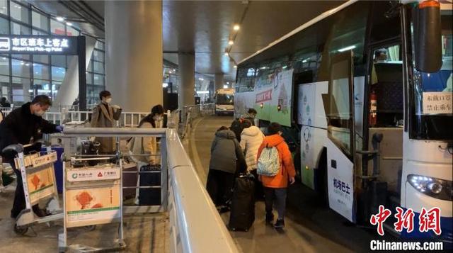 福州新闻网■韩国首尔飞南京航班3名乘客发热，94名旅客被隔离