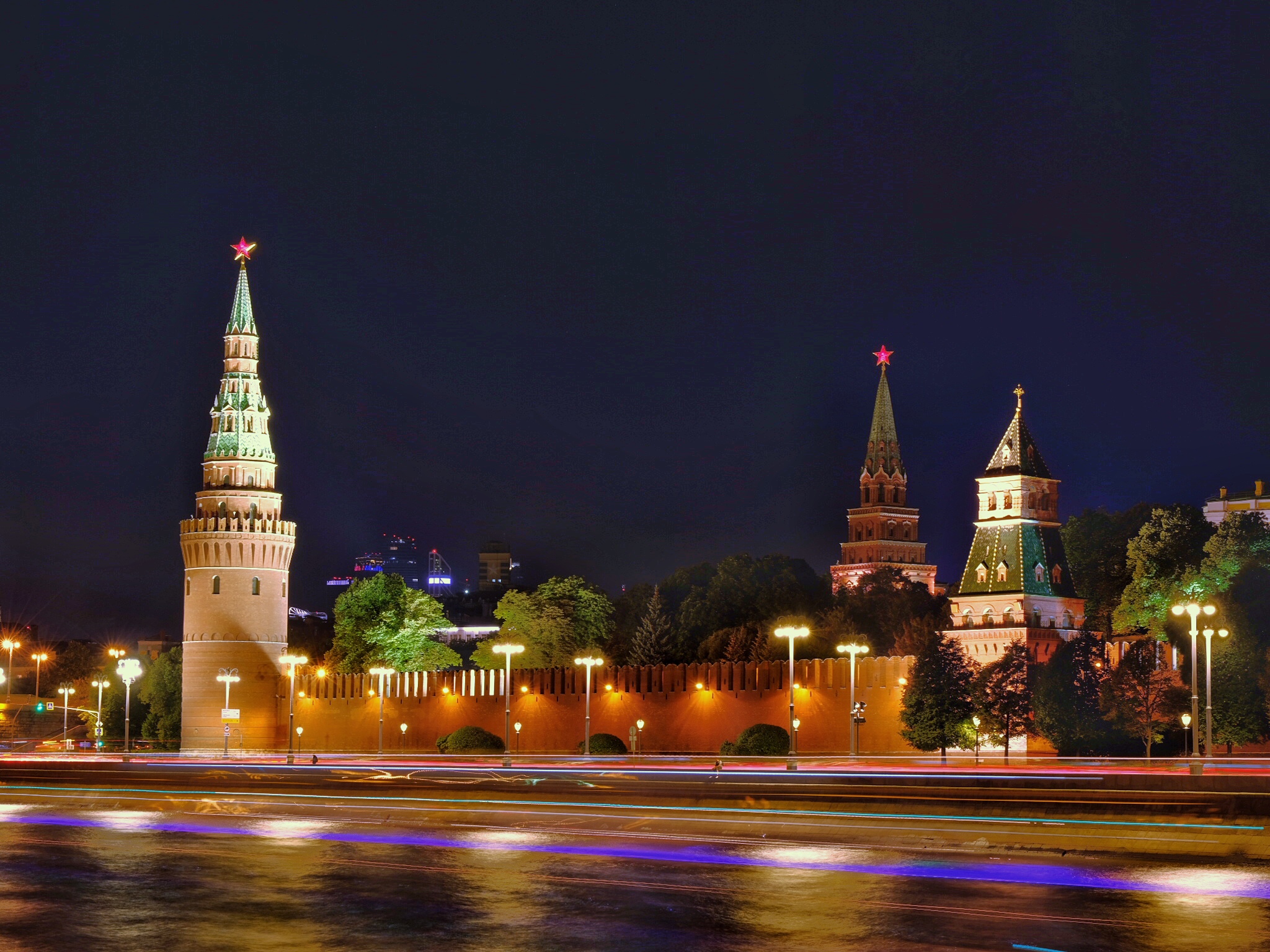 开车去北极办摄影展莫斯科的夜夜色多么好令我心神向往