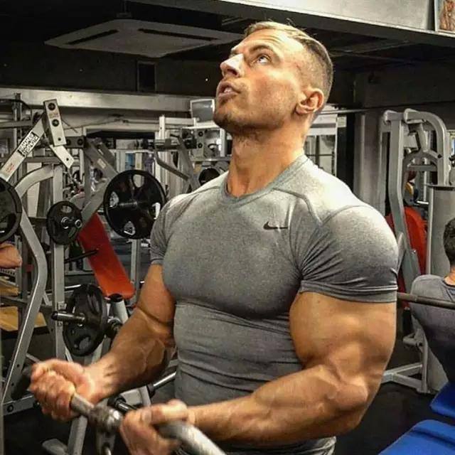 如何选择增肌期补剂