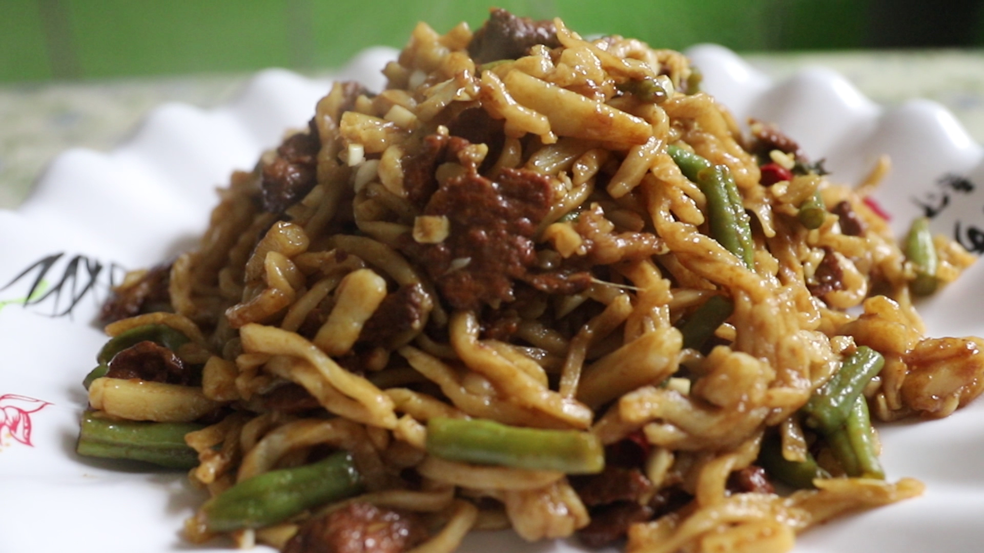 巴盟焖面,舌尖上的美食,这道菜能满足你的味蕾吗