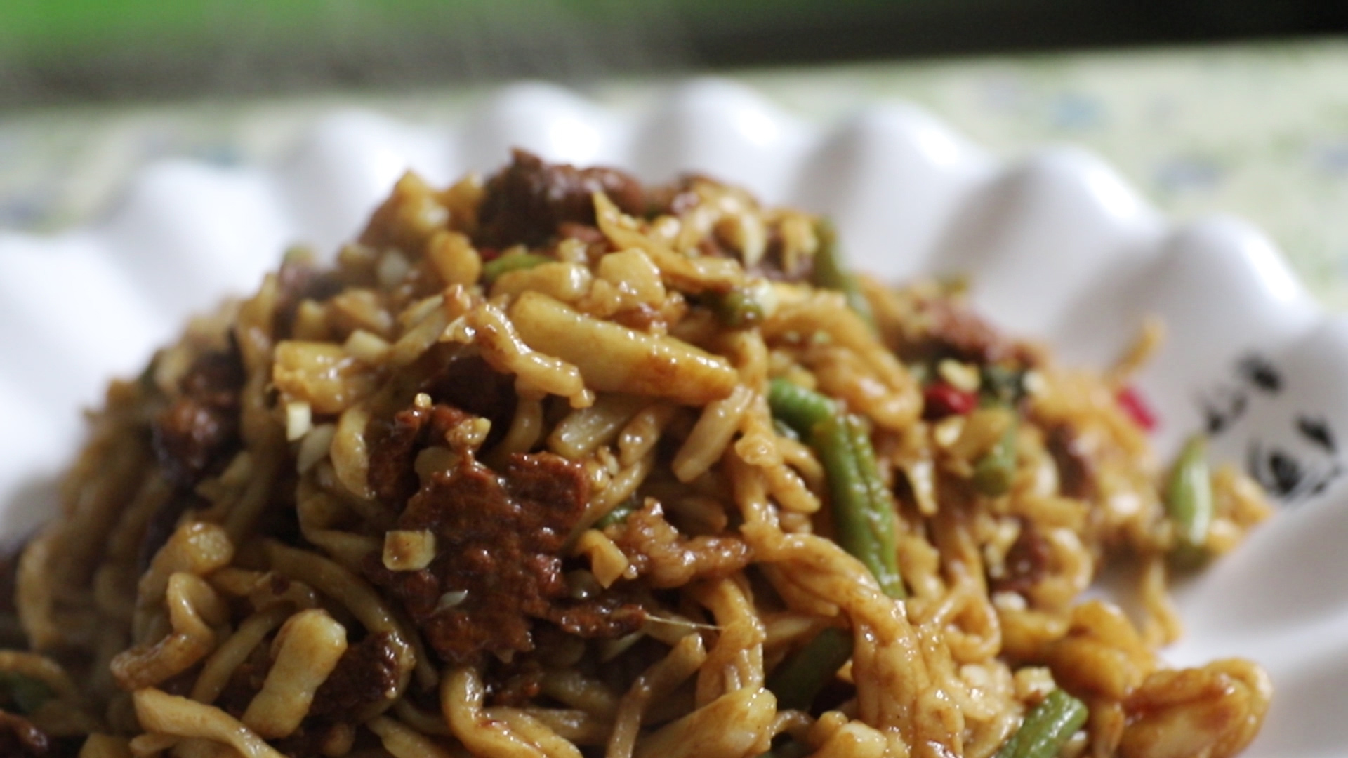 巴盟焖面,舌尖上的美食,这道菜能满足你的味蕾吗