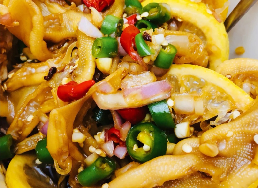 家庭开胃小零食酸辣无骨鸭掌香辣可口附上详细做法教程