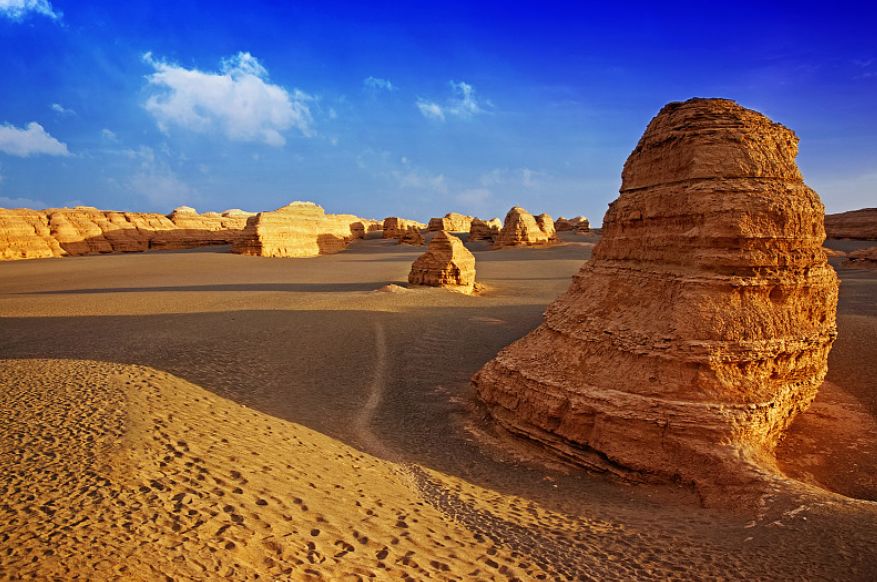 塞外风光千年敦煌:听大漠谣,敦煌曲,品大漠孤烟,长河落日