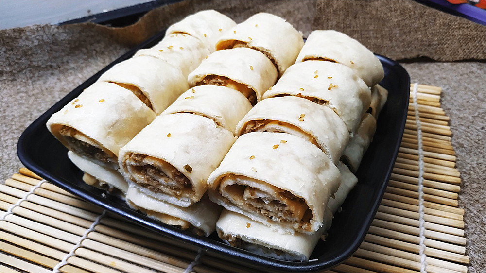 我是"小猫爱厨房"的小猫,说实话很长时间没有吃包子,馒头之类的面食了