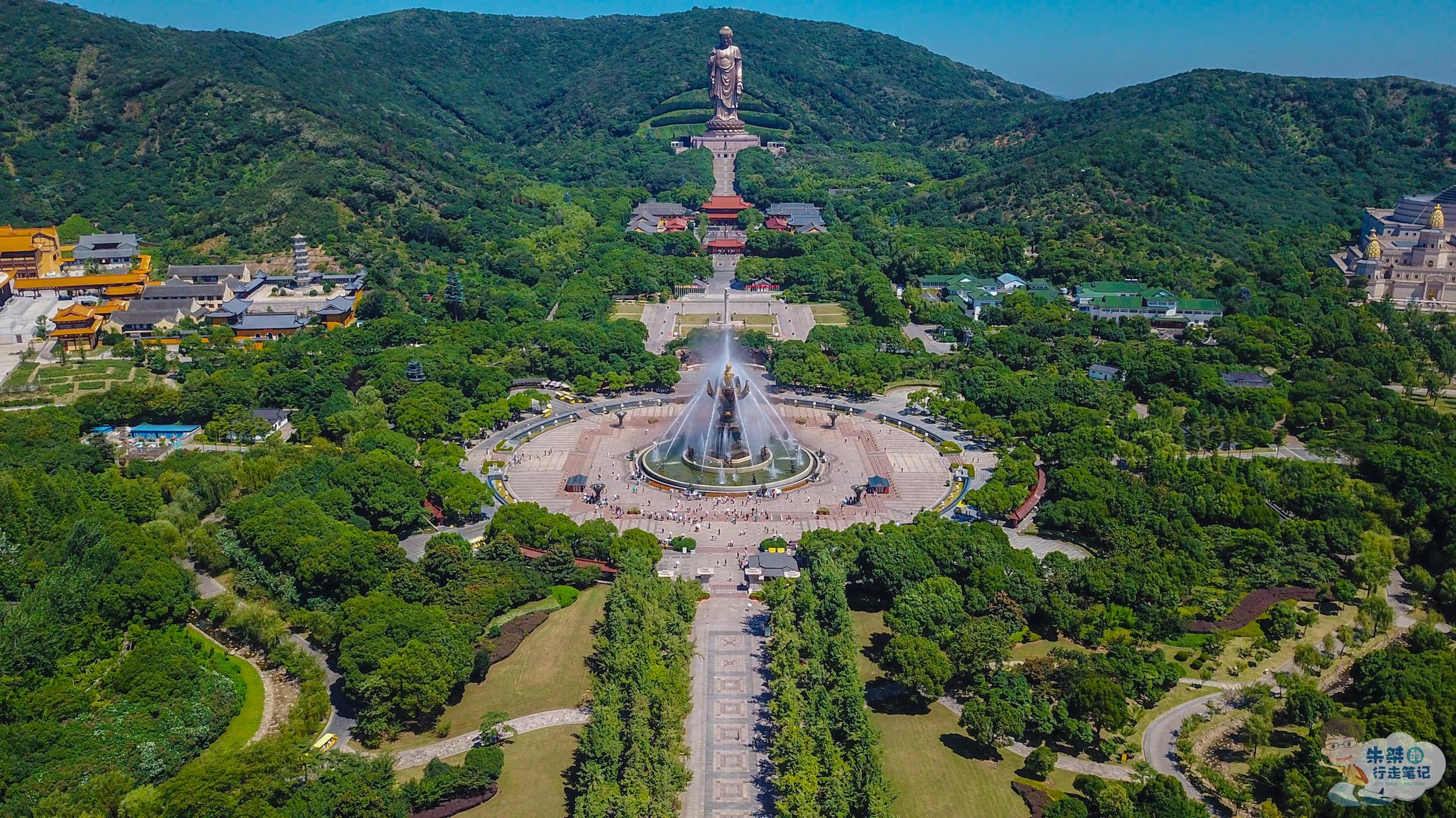 南山大佛和灵山大佛,它们最为相似的一点就是以"大"著称的铜铸巨型