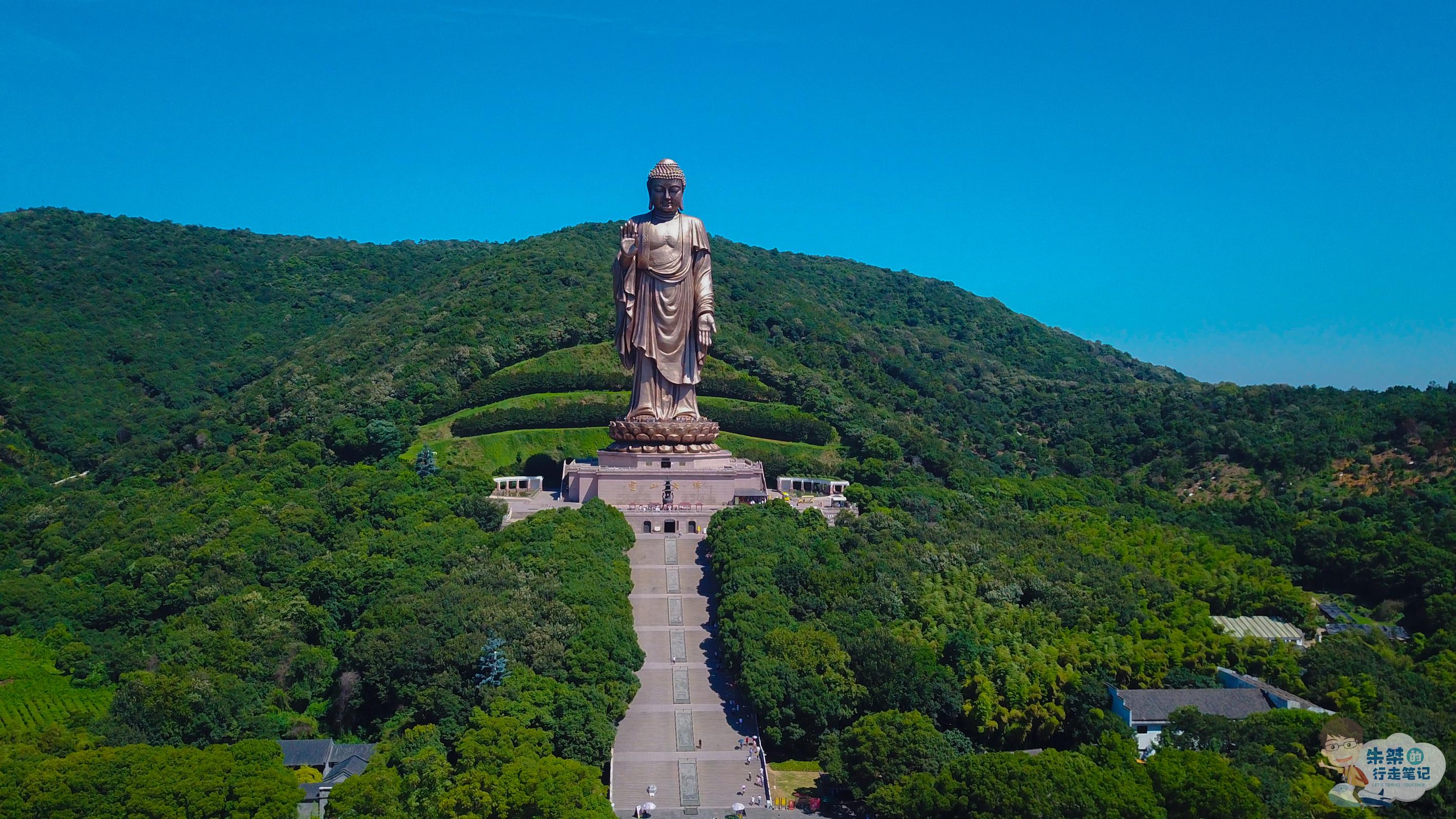 国内两个世界闻名的巨型佛像同在5a景区极为相似待遇却不相同