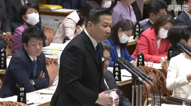 【口罩】被问及口罩储备，日本厚劳大臣“卡壳”20分钟仍给不出答案