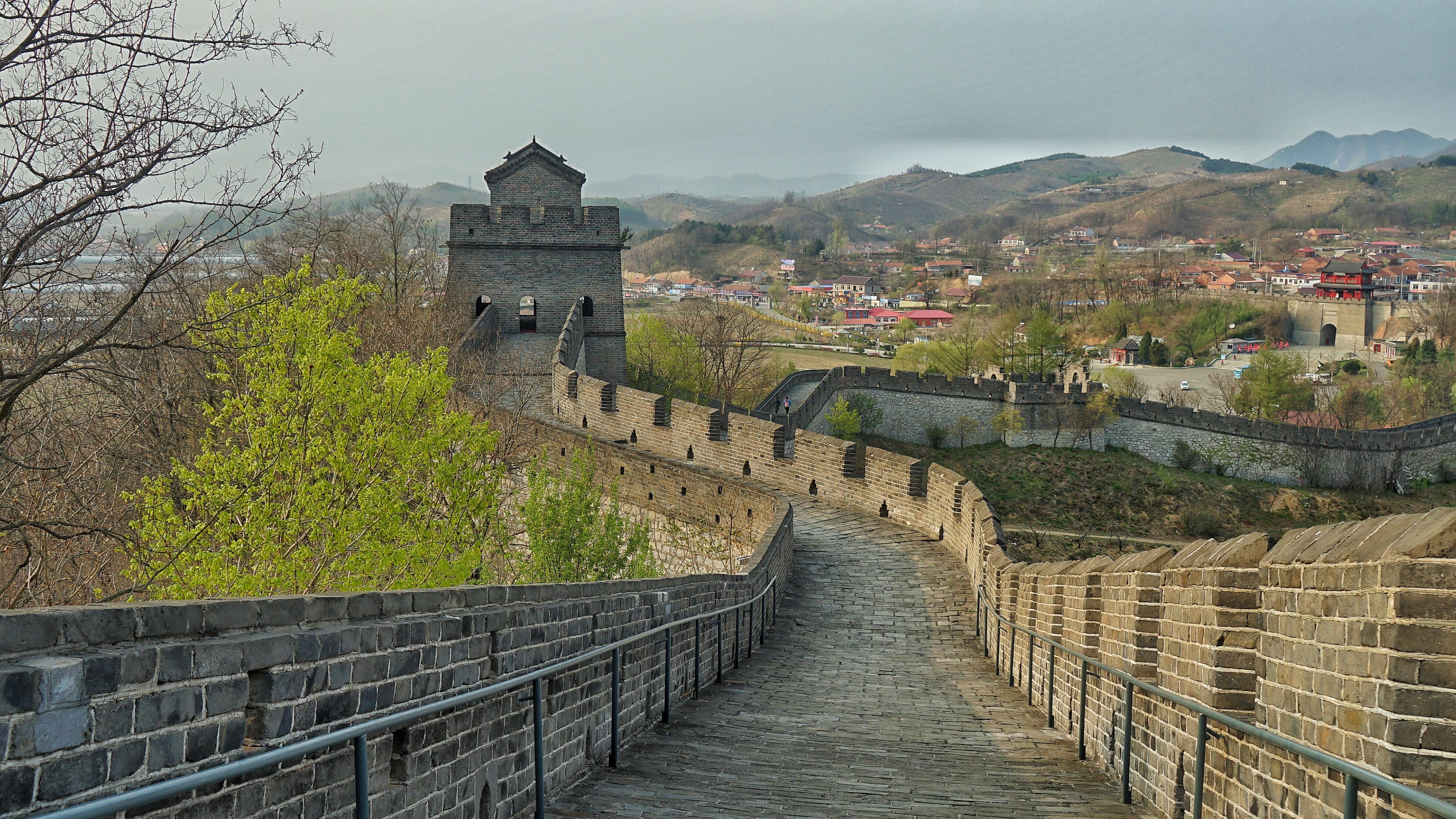 长城东起点不是山海关是一步跨两国改写了教科书却少人知的一段