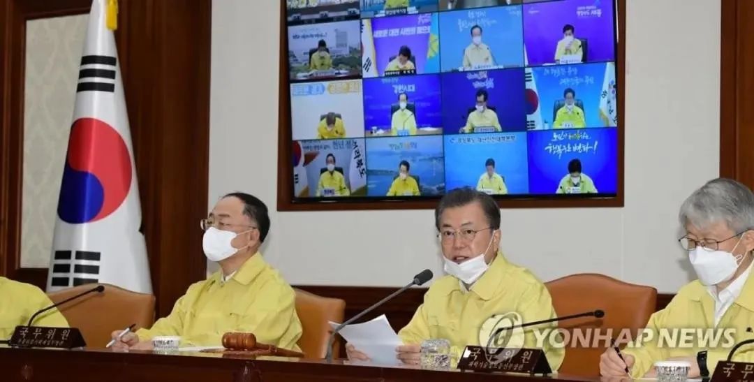 [疫情]四千教徒六成阳性！新天地教为何疫情肆虐？礼拜禁戴口罩：对“神”不敬！韩国政府已24小时全面戒备