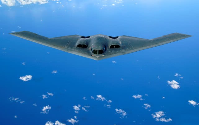 『空军』B-2都被淘汰了！美国空军未来主力轰炸机队竟只剩这两种飞机