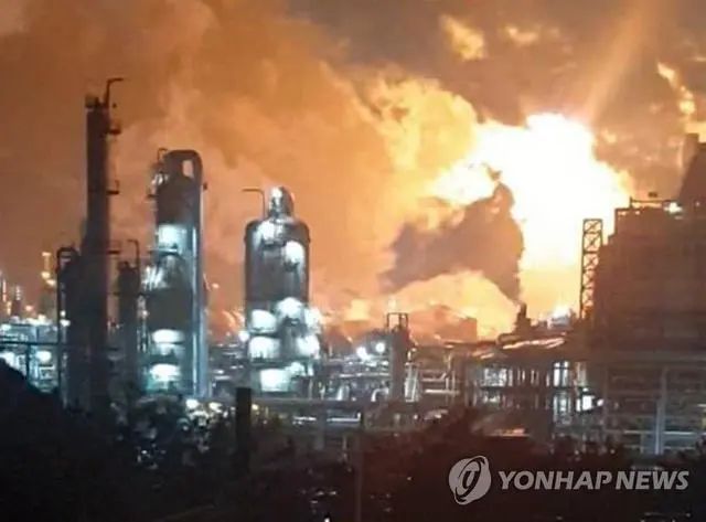『韩国乐天』韩国乐天化学工厂爆炸并引发火灾，240余人38辆消防车紧急扑救