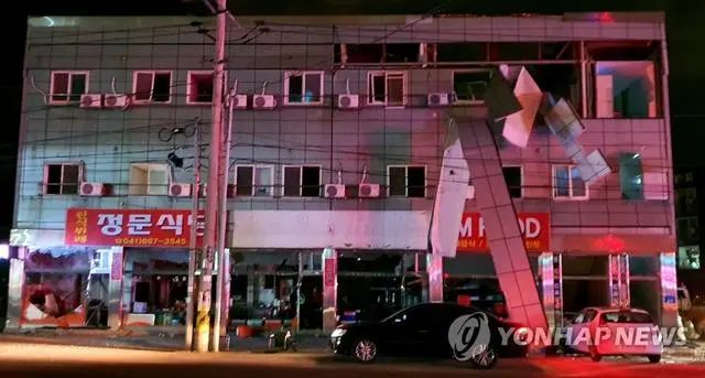 『韩国乐天』韩国乐天化学工厂爆炸并引发火灾，240余人38辆消防车紧急扑救