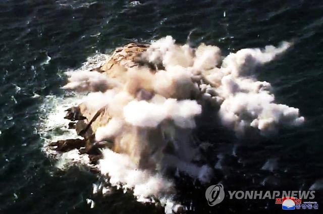 金正恩：金正恩妹妹首发声：朝鲜发射火箭炮是自卫，韩国买武器才令人讨厌