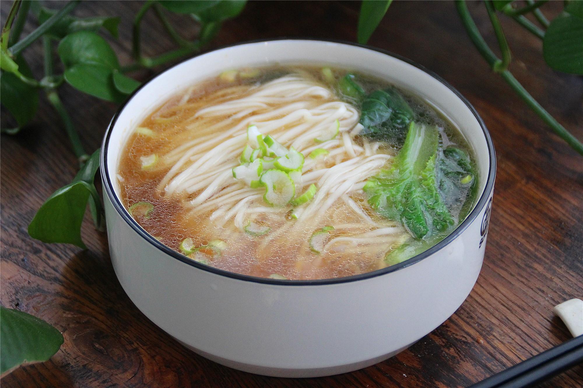 阳春三月吃碗阳春面十分钟就做好汤清味鲜清淡爽口