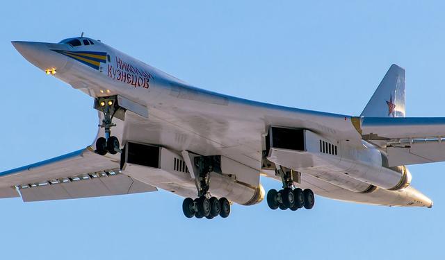 宁愿销毁也不卖中国一颗螺丝钉,美军看了也怕,这才是俄头号战机