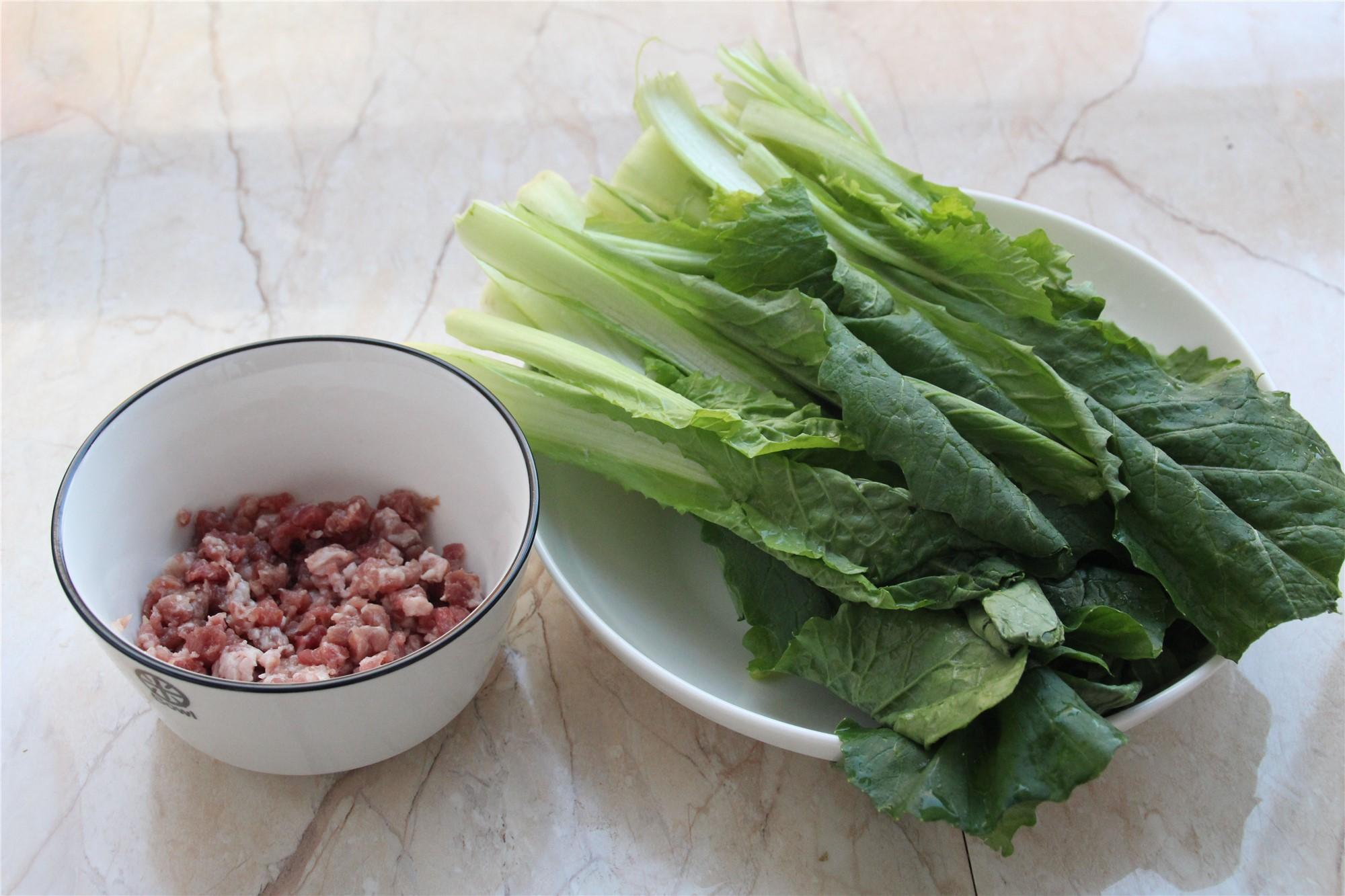 很多时候我们把它用来炒着吃,或者做汤,东北还会把它用来蘸酱吃,小