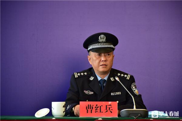 抗疫群英谱一线故事曹红兵社区就是我的战场