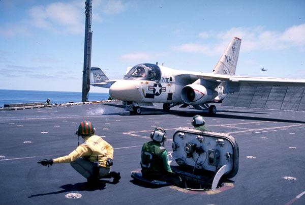 美军航母的空中保护神,s3固定翼反潜机曾有多重要