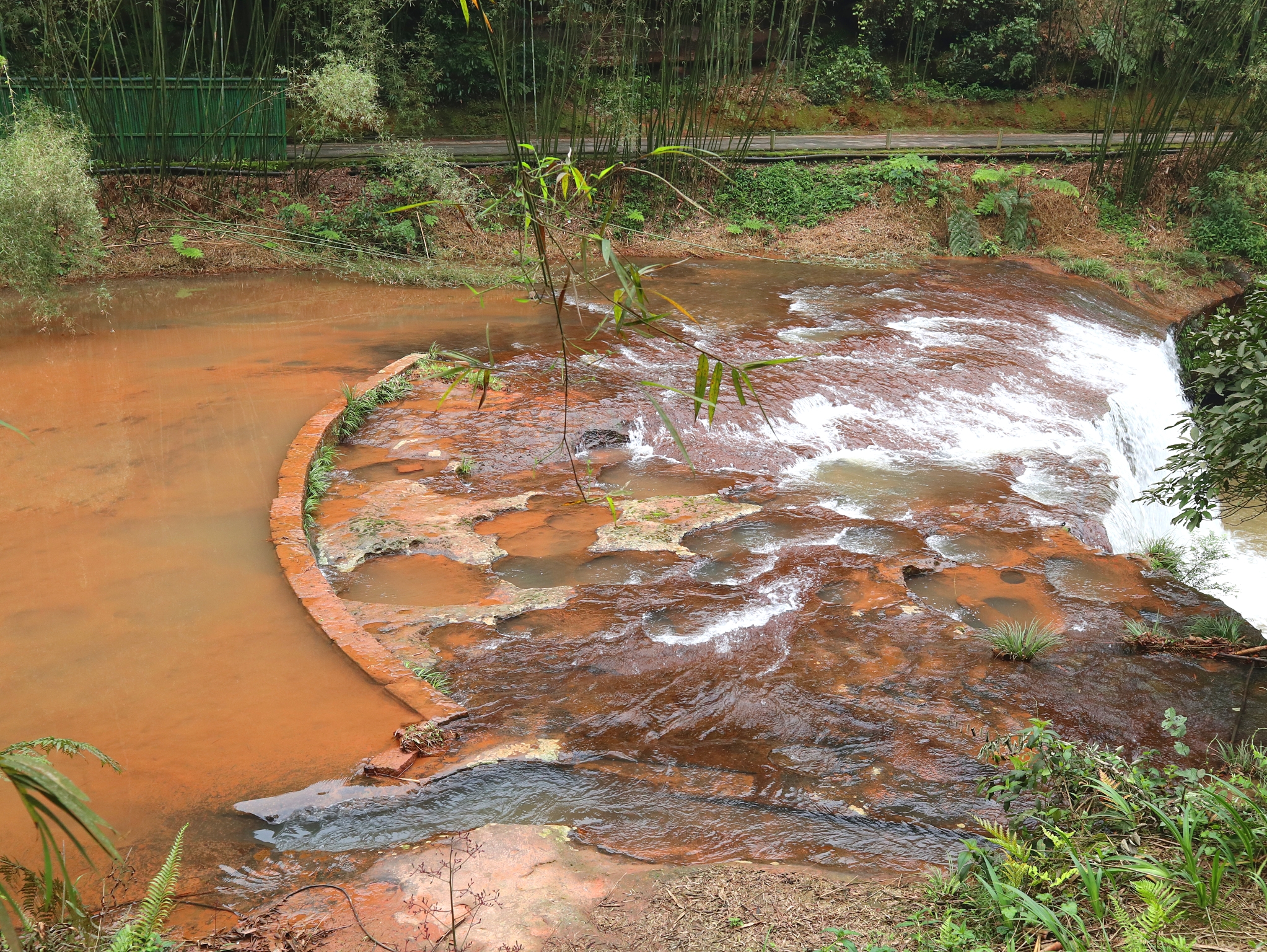 遵义赤水四洞沟景区,瀑布一次看个够,槽点有二,似是"惯例"