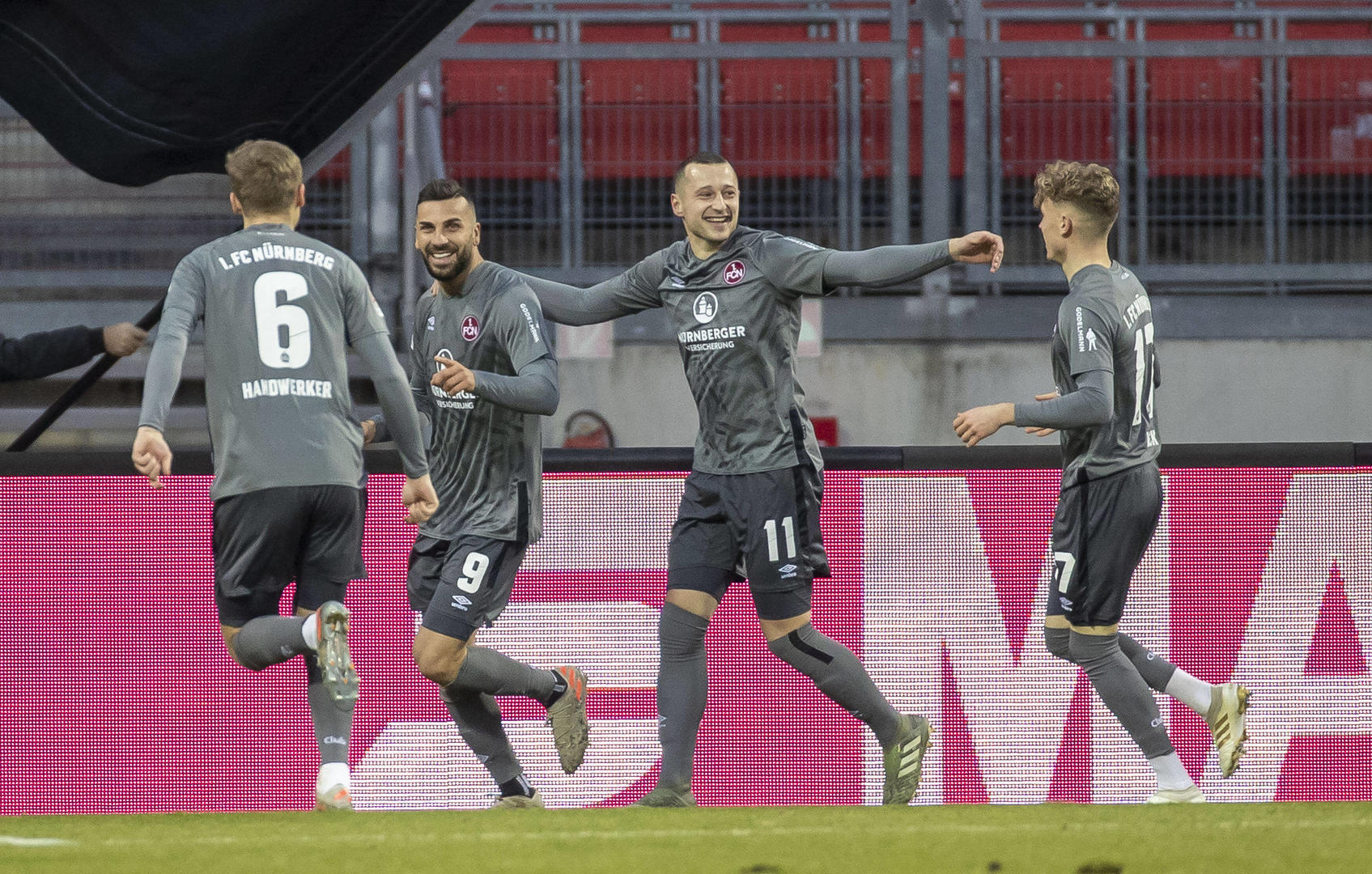 「埃斯科巴」纽伦堡两名球员遭遇死亡威胁：“让你成为下一个埃斯科巴”